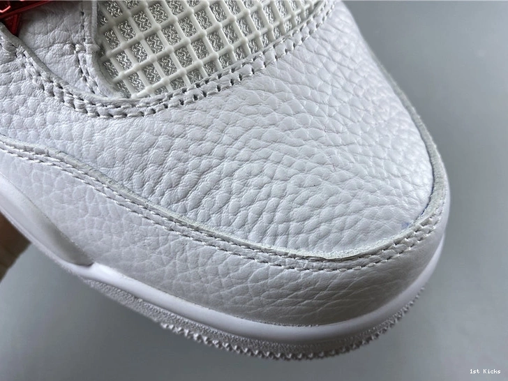 4  Air Jordan CT8527-112 